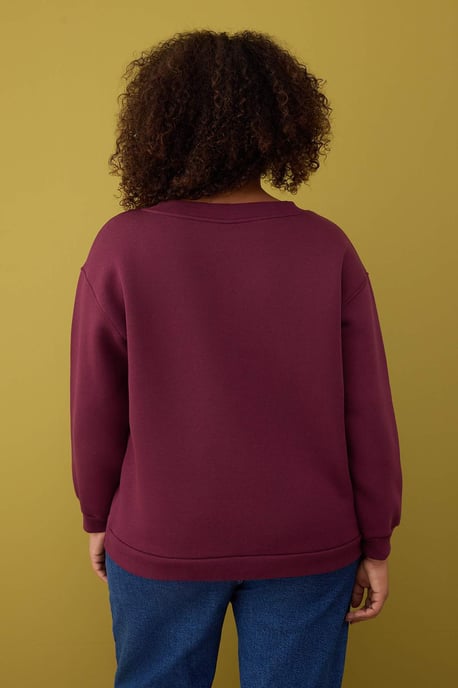 Trendyol Curve Damen Bordeaux Einfarbig Lang Relaxed Fit Große Größen Sweatshirts - Image 3