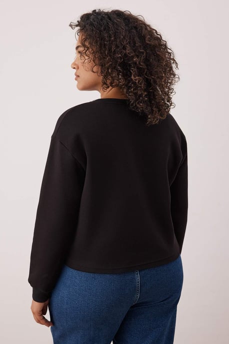 Trendyol Curve Damen Schwarz Einfarbig Lang Regular Fit Große Größen Sweatshirts - Image 3