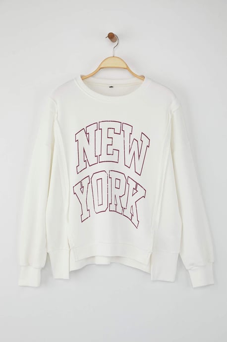 Trendyol Curve Damen Ecru Slogan Lang Relaxed Fit Große Größen Sweatshirts - Image 4