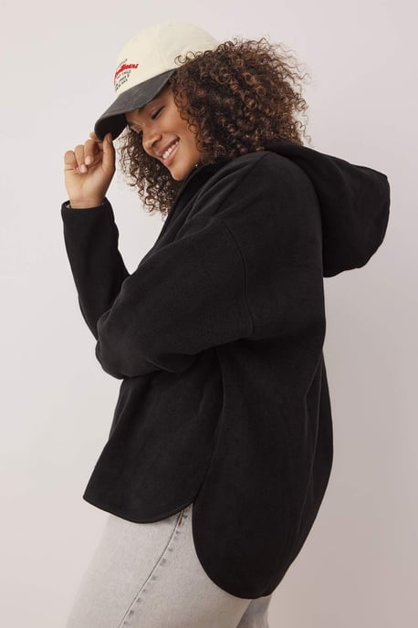 Trendyol Curve Damen Schwarz Einfarbig Lang Oversize Große Größen Sweatshirts - Image 2