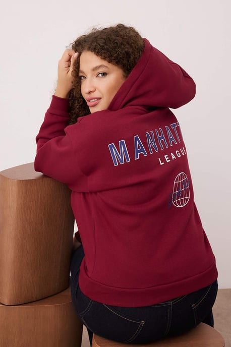 Trendyol Curve Damen Bordeaux Slogan Lang Relaxed Fit Große Größen Sweatshirts - Image 6