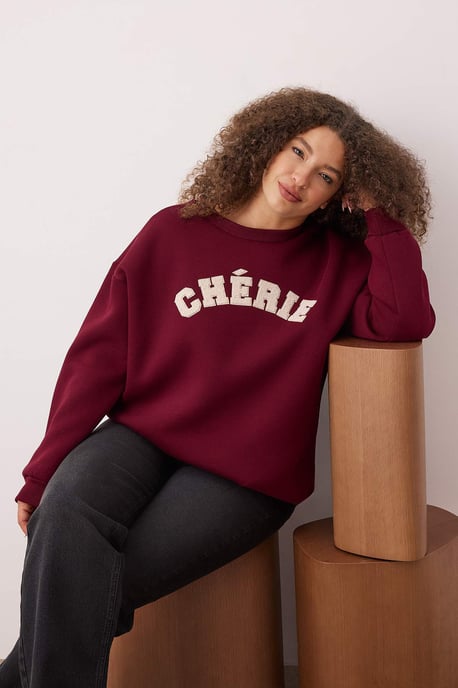 Trendyol Curve Damen Bordeaux Slogan Lang Oversize Große Größen Sweatshirts - Image 6