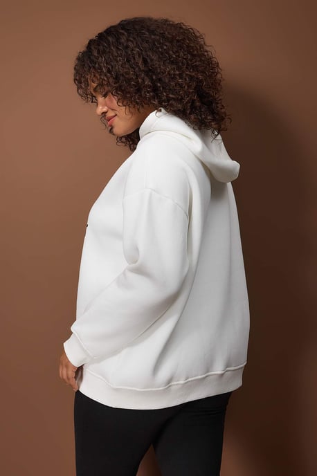 Trendyol Curve Damen Ecru Grafik Lang Oversize Große Größen Sweatshirts - Image 3