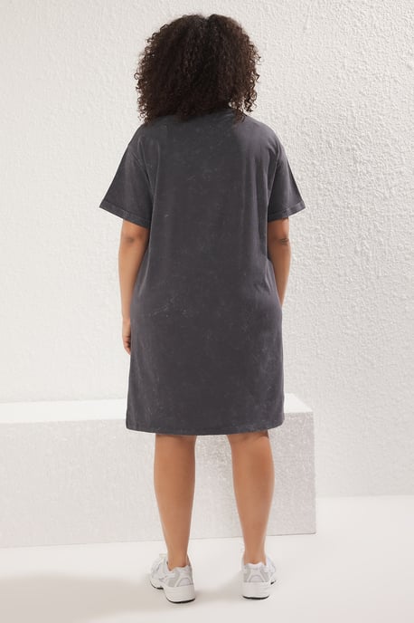 Trendyol Curve Damen Grau Einfarbig Kurz / Mini Kurz Casual T-Shirt Kleid Große Größen Kleid - Image 4