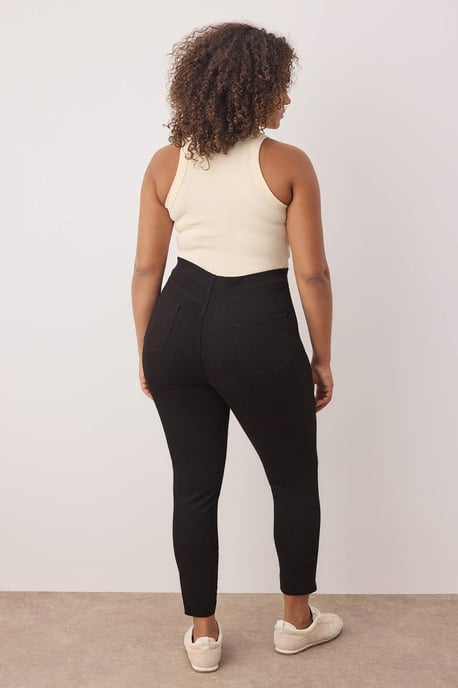 Trendyol Curve Damen Schwarz Einfarbig Skinny Hohe Taille Große Größen Jeans - Image 3