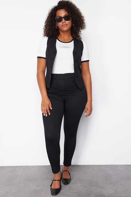 Trendyol Curve Damen Schwarz Einfarbig Skinny Hohe Taille Große Größen Jeans - Image 4