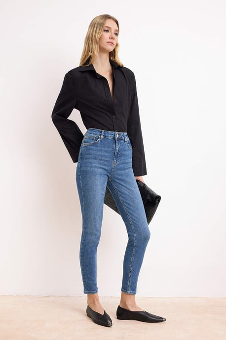 TRENDYOLMİLLA Damen Blau Einfarbig Skinny Hohe Taille Jeans - Image 6