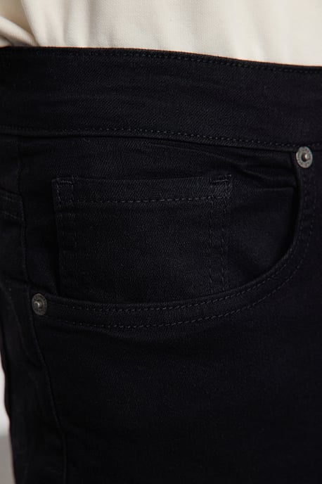 TRENDYOL MAN Herren Schwarz Einfarbig Skinny Normale Taille Jeans - Image 3