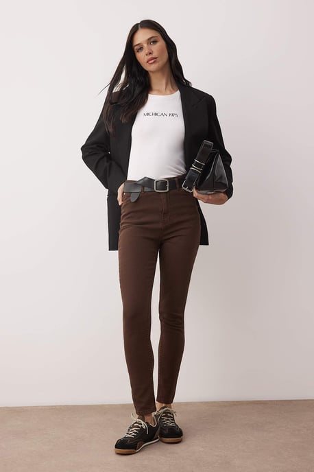 TRENDYOLMİLLA Damen Braun Einfarbig Skinny Hohe Taille Jeans - Image 1