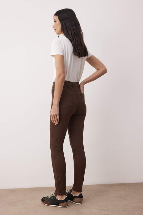 TRENDYOLMİLLA Damen Braun Einfarbig Skinny Hohe Taille Jeans - Image 3