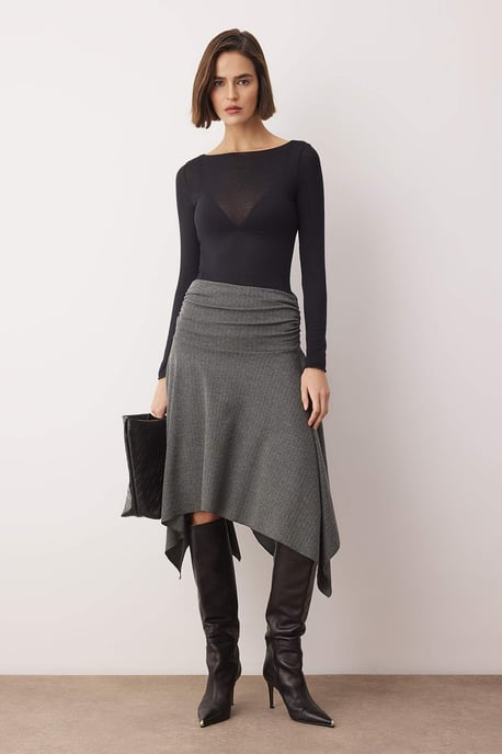 TRENDYOLMİLLA Damen Grau Einfarbig Midi Asymmetrisch Röcke - Image 6