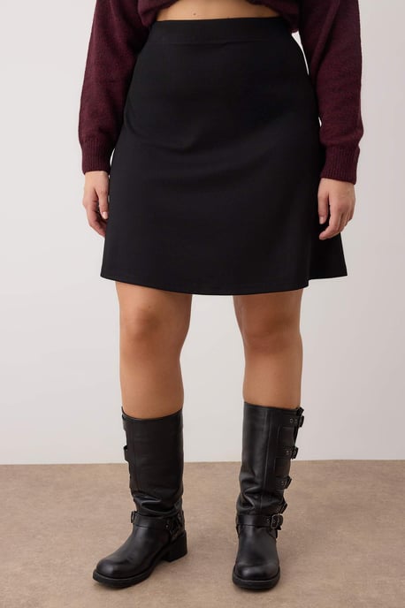 Trendyol Curve Damen Schwarz Einfarbig Kurz / Mini Skater Große Größen Röcke - Image 4