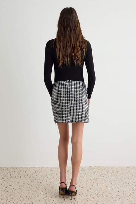 TRENDYOLMİLLA Damen Kariert Kurz / Mini A-Linie Röcke - Image 3