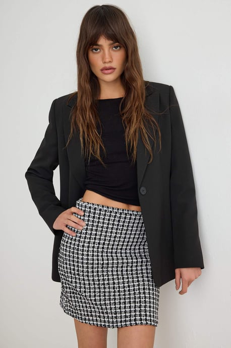 TRENDYOLMİLLA Damen Kariert Kurz / Mini A-Linie Röcke - Image 4