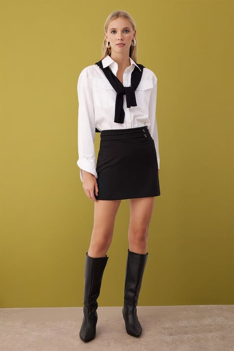 TRENDYOLMİLLA Damen Schwarz Einfarbig Kurz / Mini A-Linie Röcke - Image 5