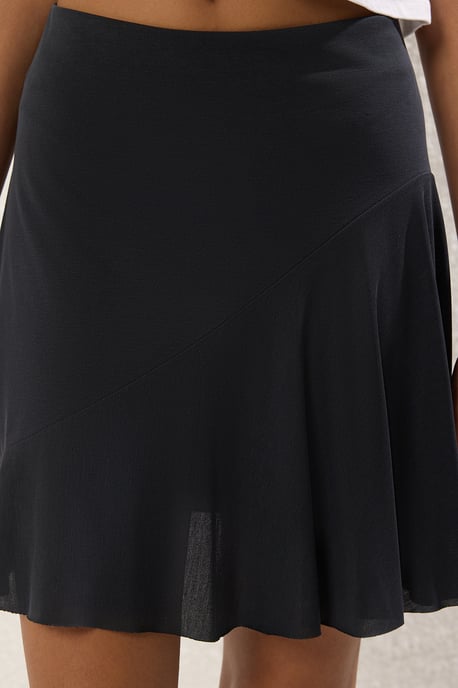 TRENDYOLMİLLA Damen Grau Einfarbig Kurz / Mini Asymmetrisch Skater Röcke - Image 2