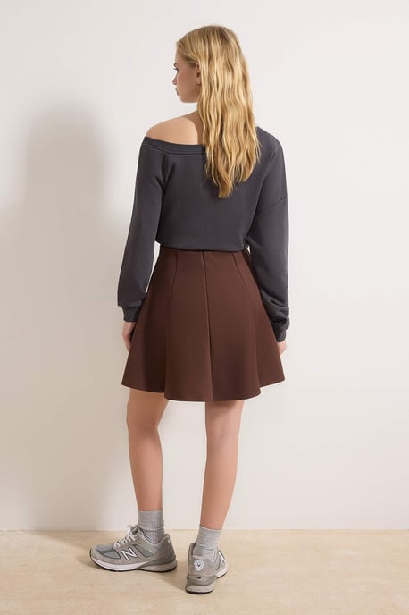 TRENDYOLMİLLA Damen Braun Einfarbig Kurz / Mini Plissiert Skater Röcke - Image 3
