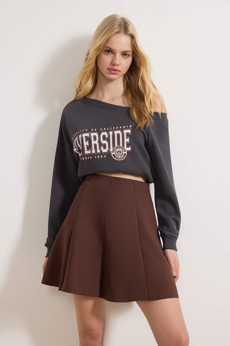 TRENDYOLMİLLA Damen Braun Einfarbig Kurz / Mini Plissiert Skater Röcke - Image 4