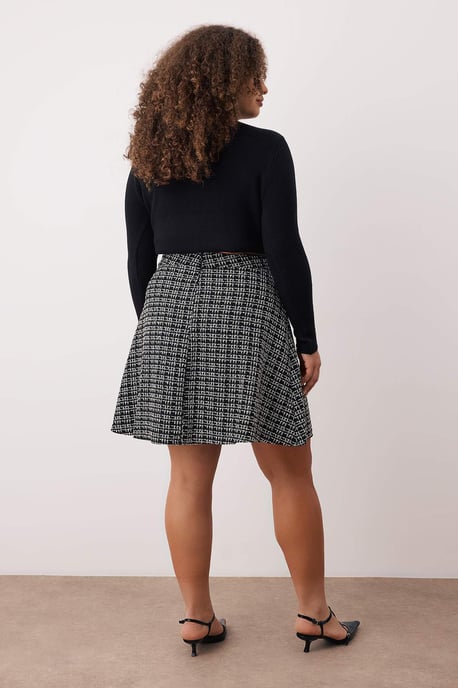 Trendyol Curve Damen Schwarz Einfarbig Kurz / Mini Große Größen Röcke - Image 3
