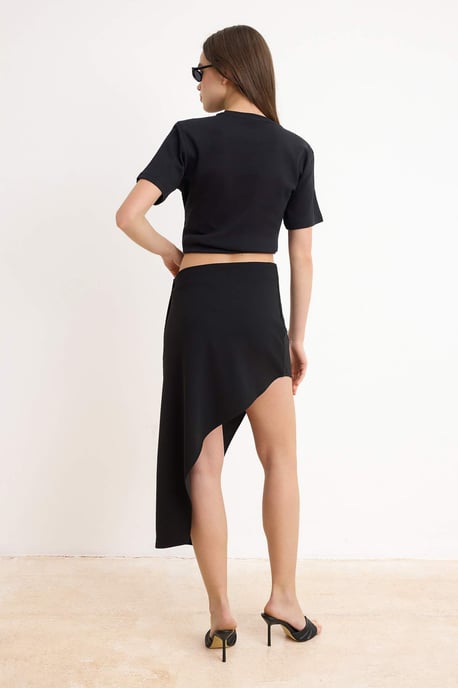 TRENDYOLMİLLA Damen Schwarz Einfarbig Kurz / Mini Asymmetrisch Asymmetrisch Röcke - Image 4