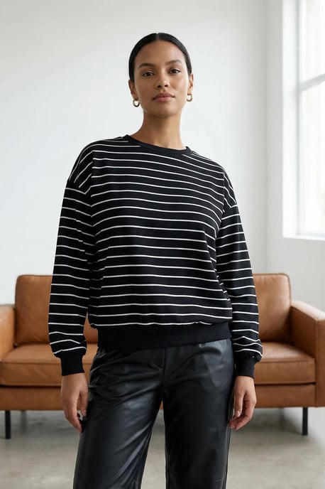 TRENDYOLMİLLA Damen Schwarz Gestreift Lang Oversize Sweatshirts - Image 1