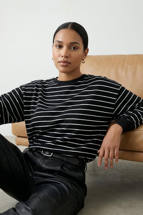 TRENDYOLMİLLA Damen Schwarz Gestreift Lang Oversize Sweatshirts - Image 6