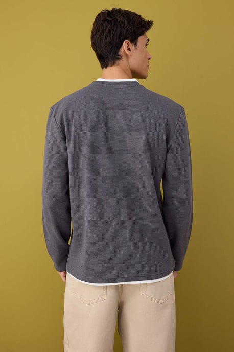 TRENDYOL MAN Herren Grau Einfarbig Lang Regular Fit Sweatshirts - Image 3