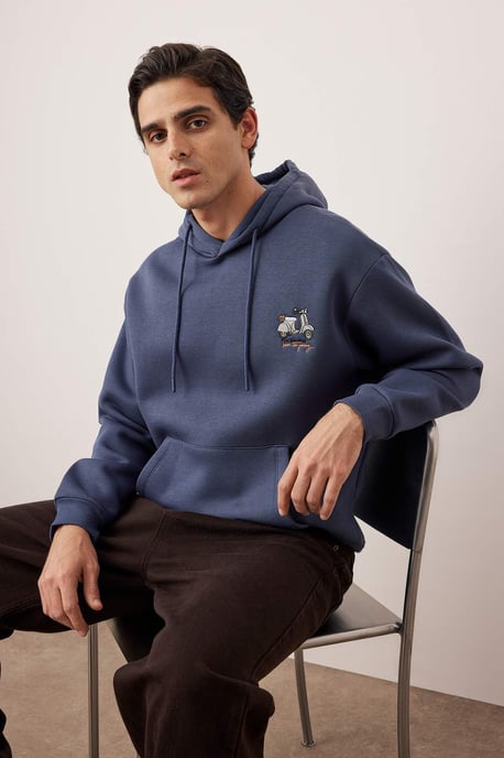 TRENDYOL MAN Herren Dunkelblau Slogan Lang Oversize Sweatshirts - Image 1