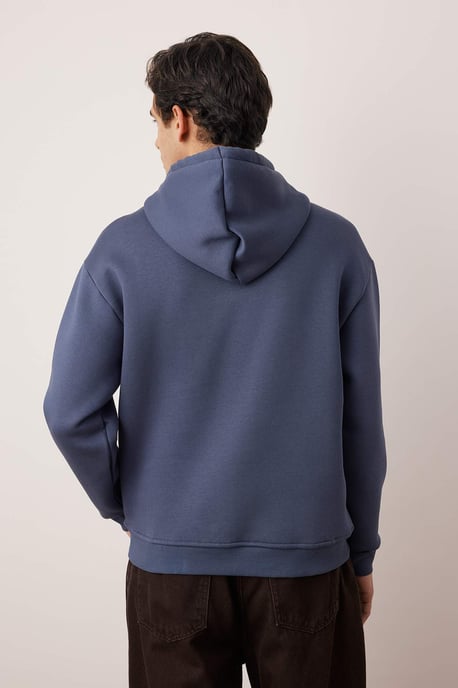 TRENDYOL MAN Herren Dunkelblau Slogan Lang Oversize Sweatshirts - Image 3