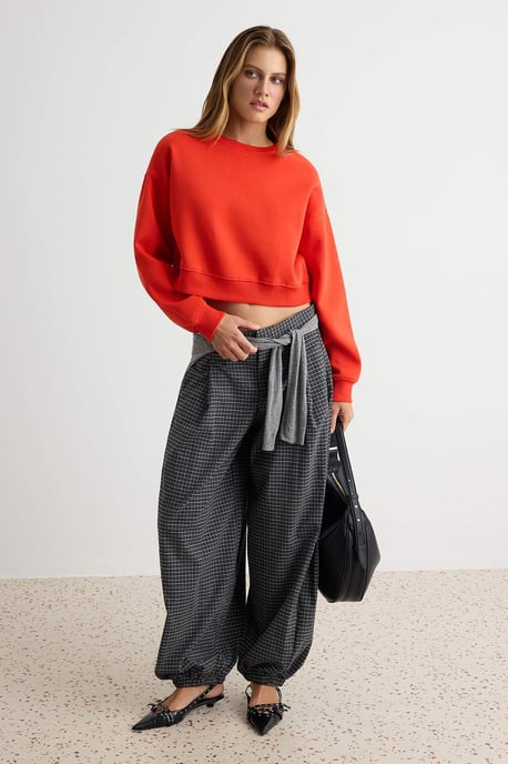 TRENDYOLMİLLA Damen Rot Einfarbig Lang Oversize Sweatshirts - Image 4