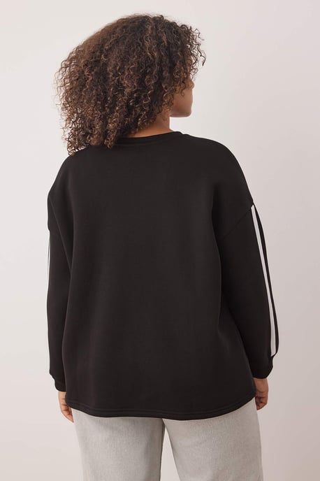 Trendyol Curve Damen Schwarz Einfarbig Lang Oversize Große Größen Sweatshirts - Image 3
