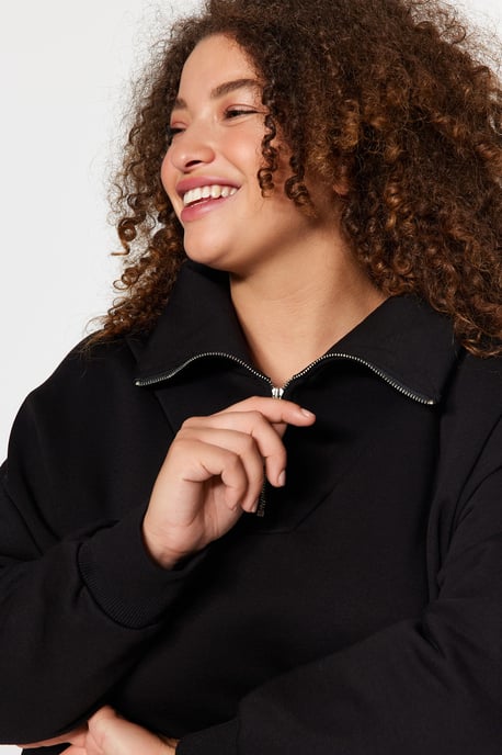 Trendyol Curve Damen Schwarz Einfarbig Lang Oversize Große Größen Sweatshirts - Image 2