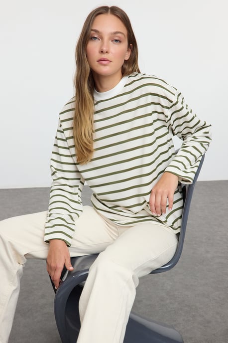 TRENDYOLMİLLA Damen Gestreift Lang Oversize Sweatshirts - Image 3
