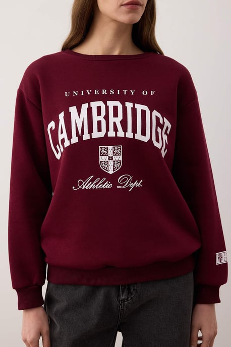 TRENDYOLMİLLA Damen Bordeaux Slogan Lang Oversize Sweatshirts - Image 3