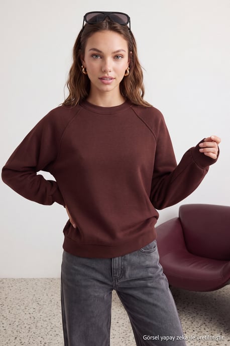 TRENDYOLMİLLA Damen Braun Einfarbig Lang Oversize Sweatshirts - Image 2