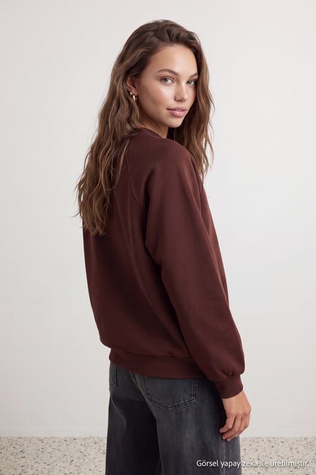 TRENDYOLMİLLA Damen Braun Einfarbig Lang Oversize Sweatshirts - Image 4