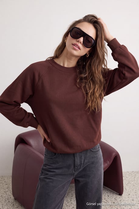 TRENDYOLMİLLA Damen Braun Einfarbig Lang Oversize Sweatshirts - Image 6
