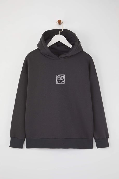 TRENDYOLMİLLA Damen Grau Geometrisches Muster Lang Oversize Sweatshirts - Image 4