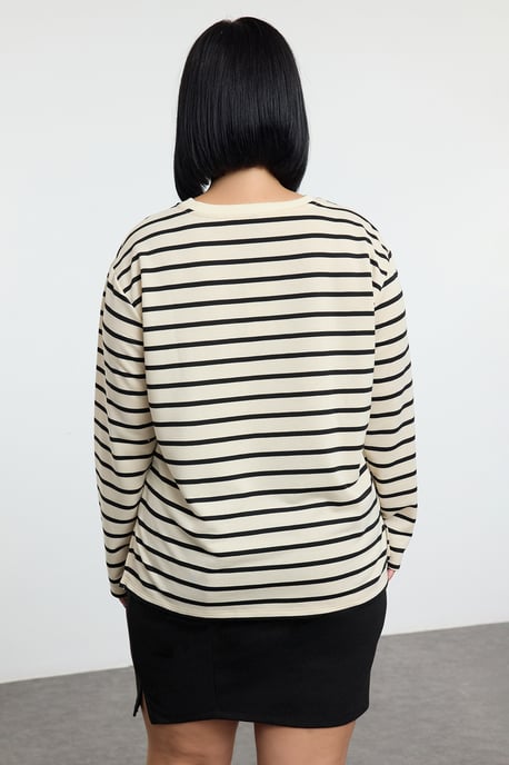 Trendyol Curve Damen Beige Gestreift Lang Regular Fit Große Größen Sweatshirts - Image 4