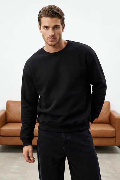 TRENDYOL MAN Herren Schwarz Einfarbig Lang Oversize Sweatshirts - Image 1