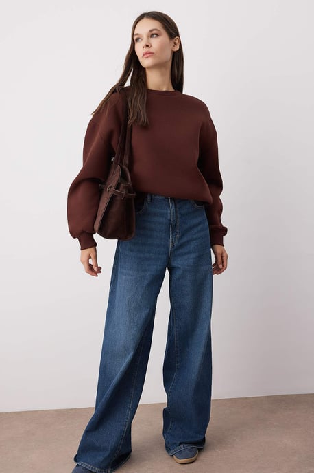 TRENDYOLMİLLA Damen Braun Einfarbig Lang Oversize Sweatshirts - Image 6