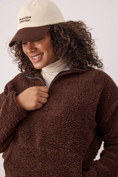 Trendyol Curve Damen Braun Einfarbig Lang Regular Fit Große Größen Sweatshirts - Image 6