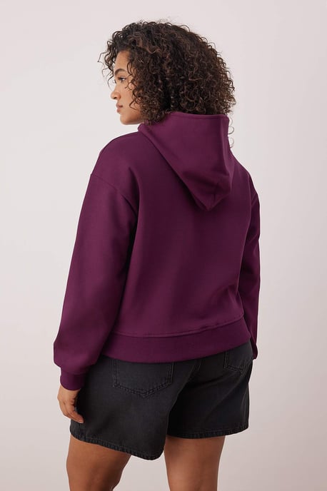 Trendyol Curve Damen Lila Grafik Lang Regular Fit Große Größen Sweatshirts - Image 3