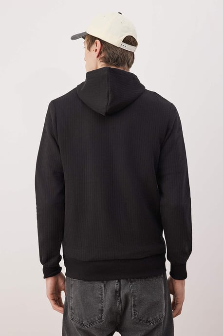 TRENDYOL MAN Herren Schwarz Einfarbig Lang Regular Fit Sweatshirts - Image 3