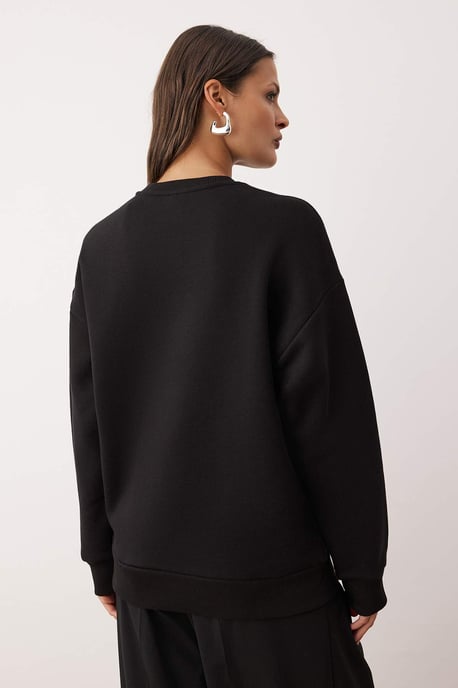 TRENDYOLMİLLA Damen Schwarz Einfarbig Lang Relaxed Fit Sweatshirts - Image 3