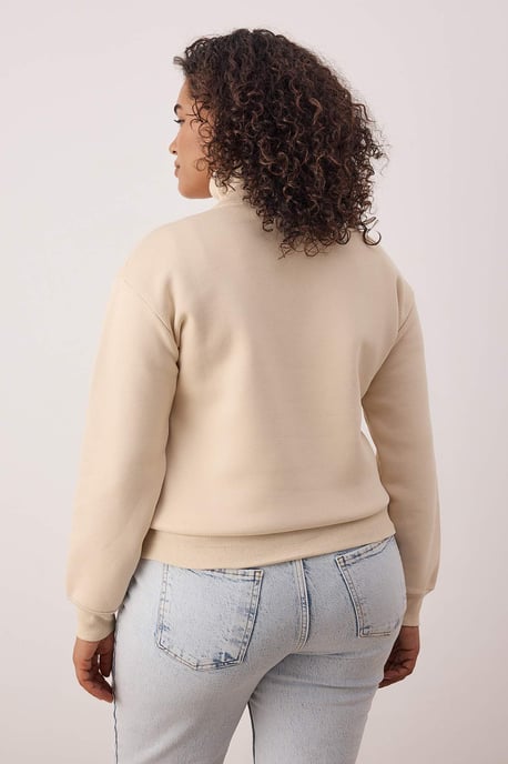 Trendyol Curve Damen Beige Einfarbig Lang Regular Fit Große Größen Sweatshirts - Image 3