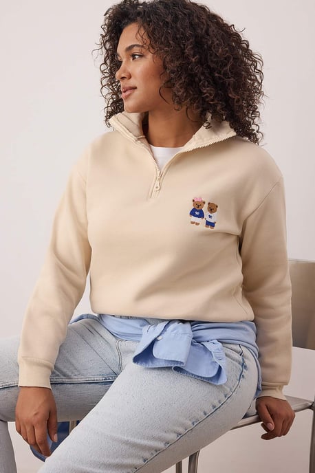 Trendyol Curve Damen Beige Einfarbig Lang Regular Fit Große Größen Sweatshirts - Image 6