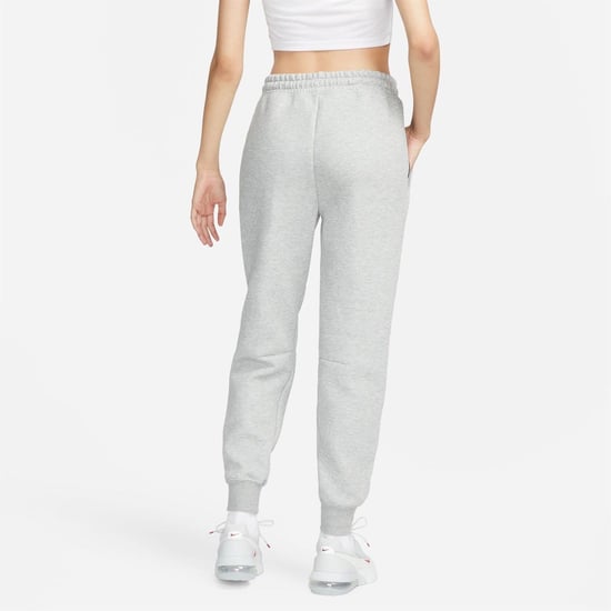Nike Sportswear Tech Fleece Damen-Jogginghose mit mittlerer Bundhöhe in Grau - Image 2