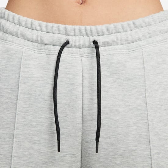 Nike Sportswear Tech Fleece Damen-Jogginghose mit mittlerer Bundhöhe in Grau - Image 3
