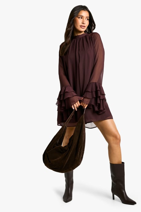 Boohoo Tall Kleid aus Chiffon mit hohem Kragen, voluminösen Ärmeln und Smock-Design - Image 3